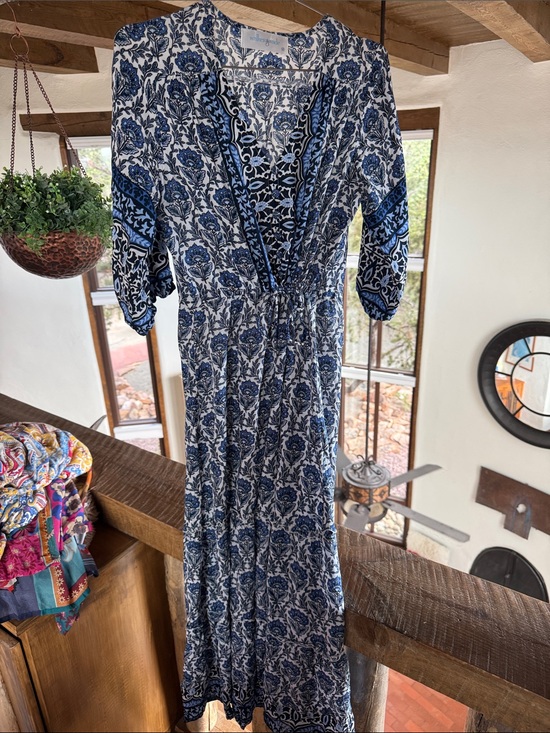 Walker & Wade Dresses & Skirts - Blue and White Floral V-Neck Maxi Dress with Smocked Waist